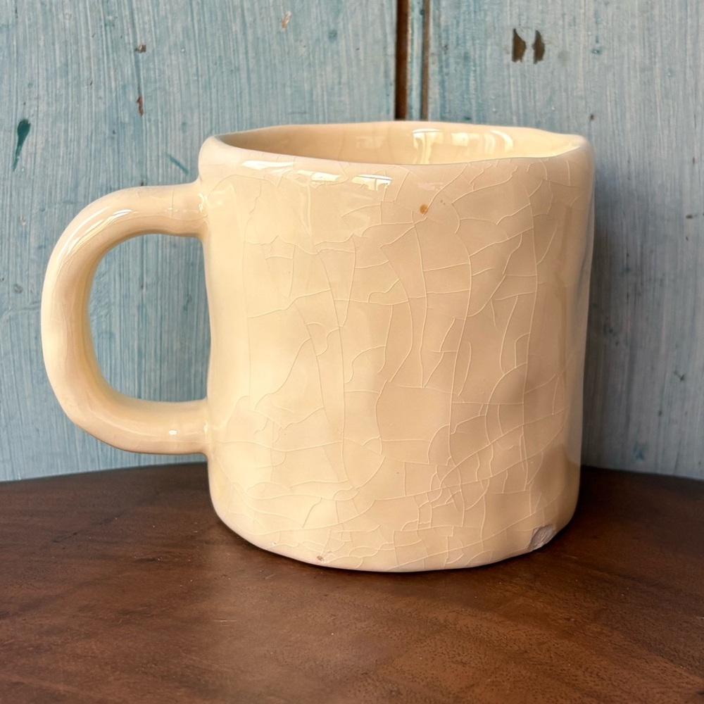 Cream-Colored Mug with Heart & Bird and Saying: “You are loved” - Picture 4 of 8
